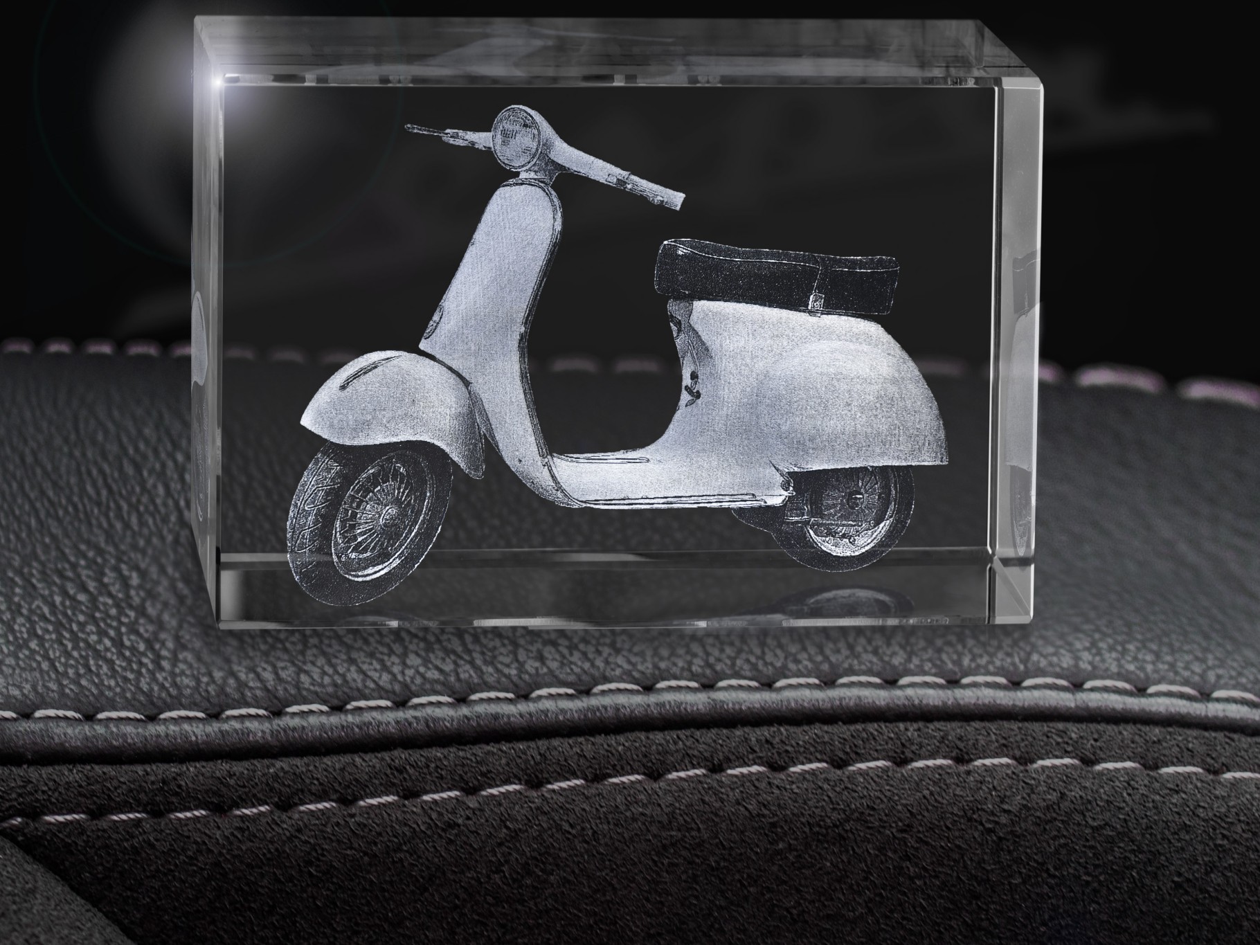 Deine Vespa in Glas